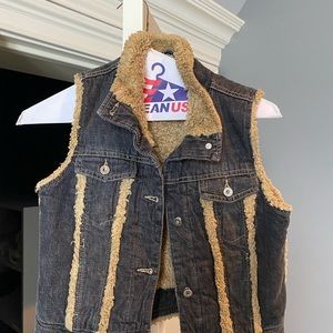 Adorable fall winter vest!! thrifted London boutique